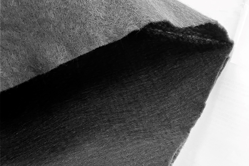 ポリエステル長繊維不織布アクスターマントル®